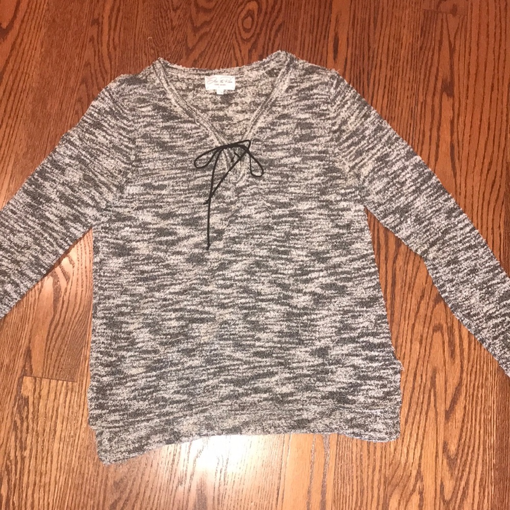 Light weight sweater